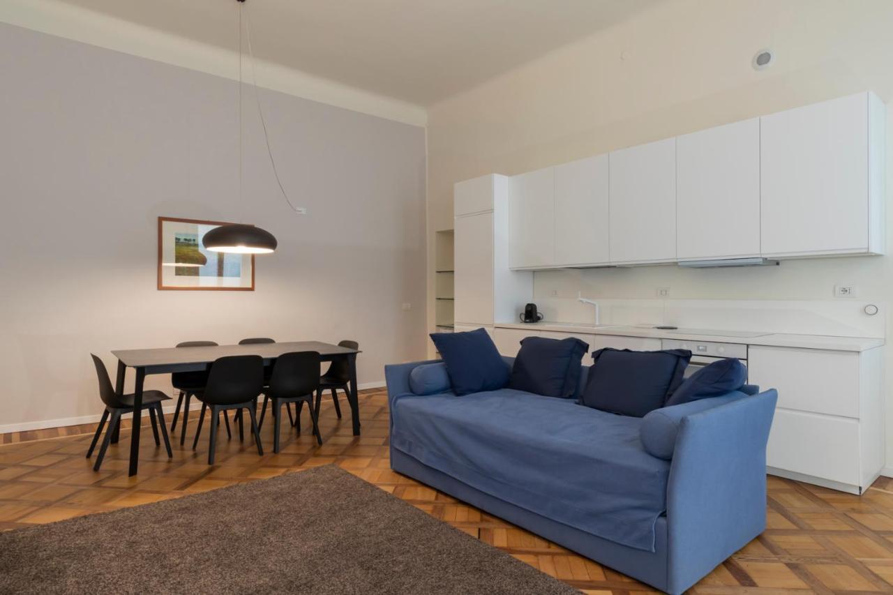 Luxury Apartment Near Duomo Italia 38 Milan Exterior photo
