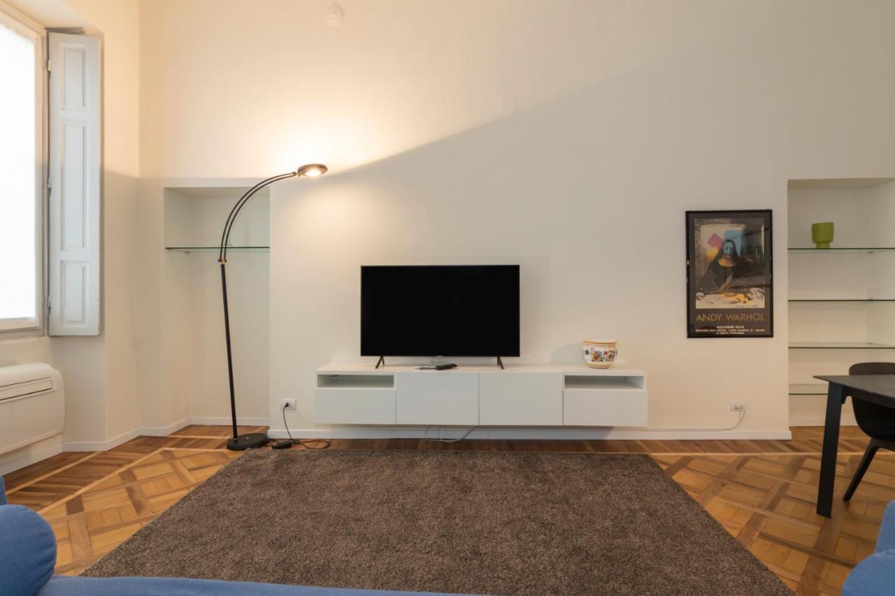 Luxury Apartment Near Duomo Italia 38 Milan Exterior photo